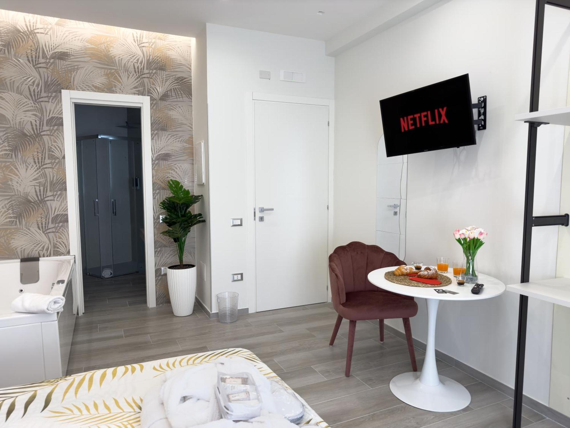 Al Civico3 Home & Suites ซาแลร์โน ภายนอก รูปภาพ