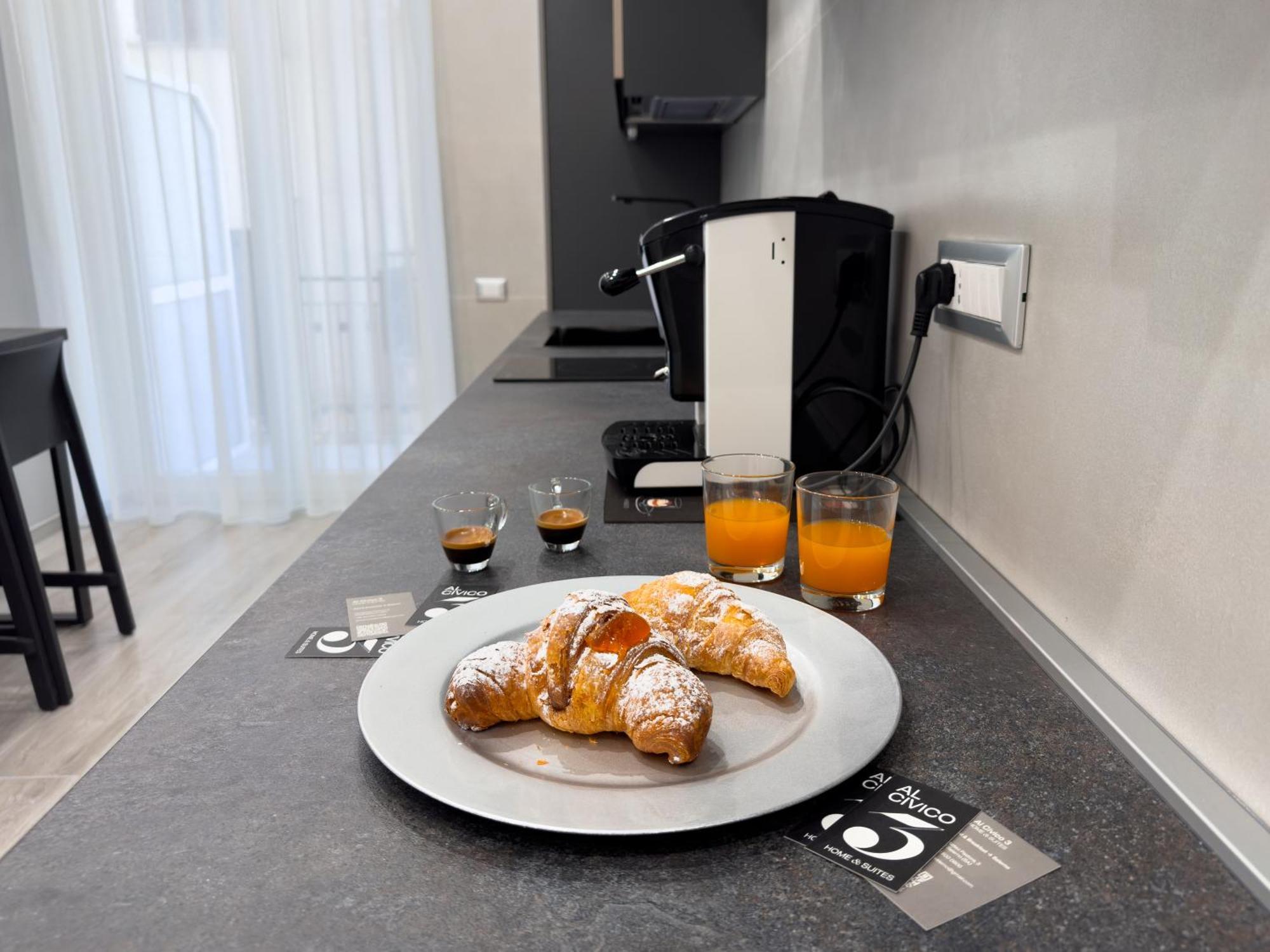 Al Civico3 Home & Suites ซาแลร์โน ภายนอก รูปภาพ