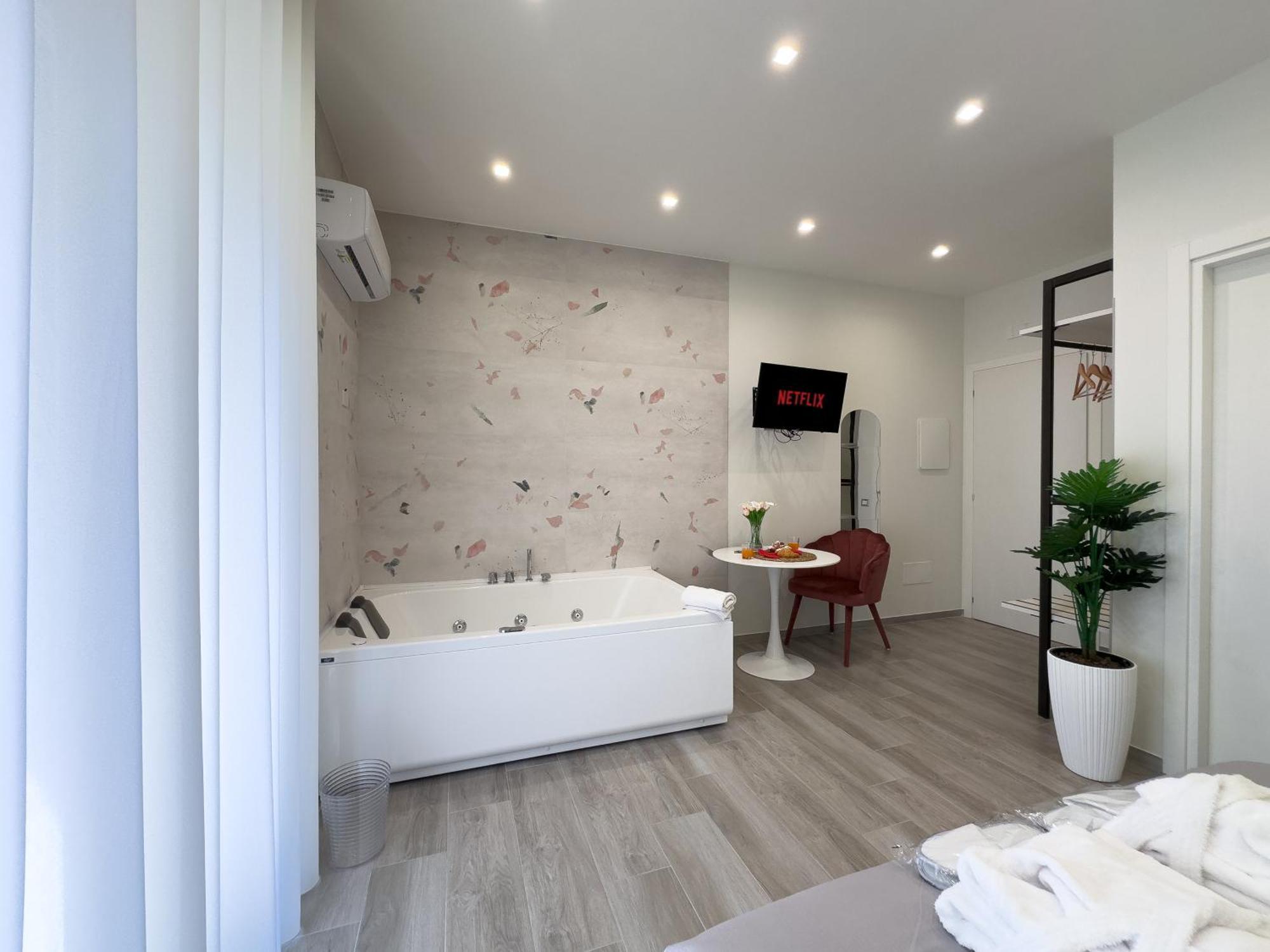 Al Civico3 Home & Suites ซาแลร์โน ภายนอก รูปภาพ